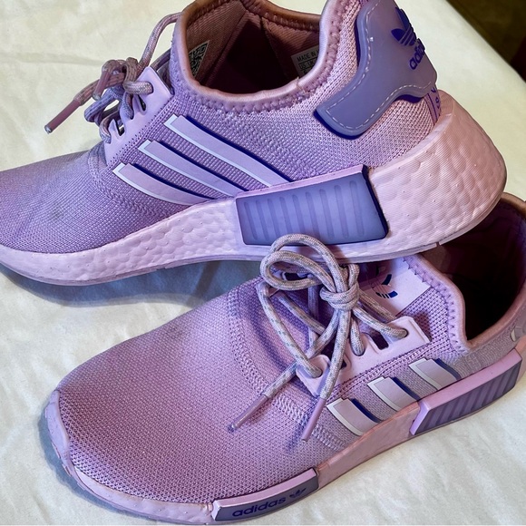 Adidas NMD_R1 Bliss Lilac
Size 6, in Great Condition - Picture 5 of 13